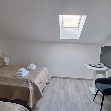 Studio Apartmani *
